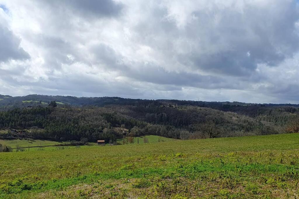 Maison En Perigord Plazac Bagian luar foto